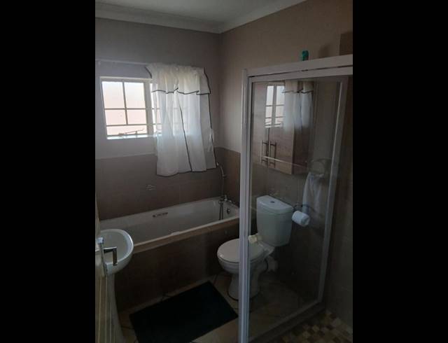 2 BEDROOM APARTMENT FOR SALE IN NOORDWYK